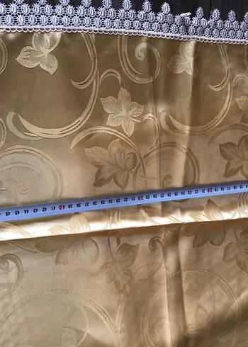 4 PARÇA
İşlemeli Beyaz Parlak Masa Örtüsü - Görsel 12