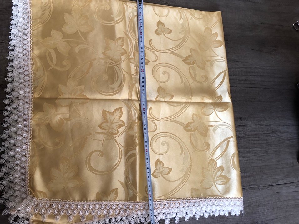 4 PARÇA
İşlemeli Beyaz Parlak Masa Örtüsü - Görsel 5