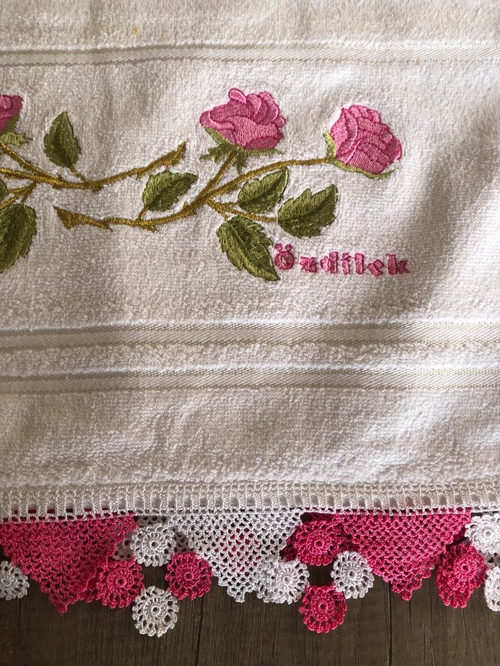 Nakışlı Pembe Çiçekli Havlu - Görsel 2