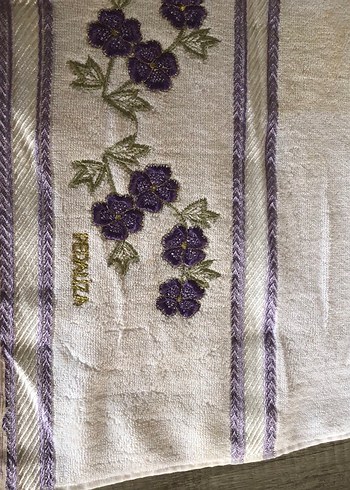 Nakışlı Mor Havlu - Görsel 3