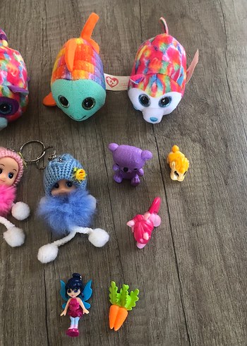Beden Renkli Peluş ve Mini Aksiyon Figürleri Seti