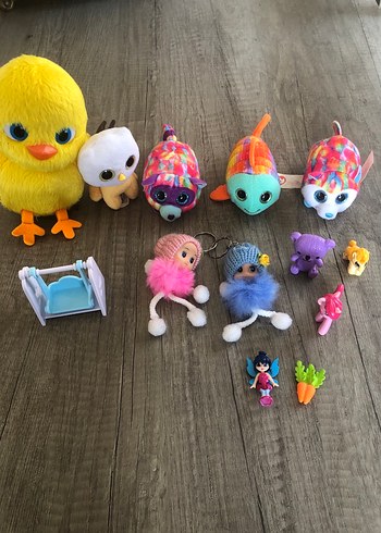 Renkli Peluş ve Mini Aksiyon Figürleri Seti
