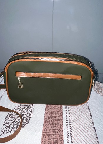 Zara Kemer Detaylı Yeşil Kadın Omuz Çantası