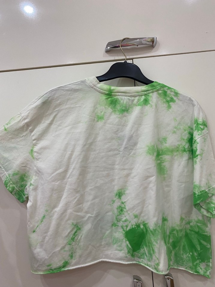 Yeşil Batik Desenli Tişört - Görsel 4