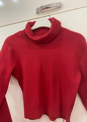 Kırmızı Boğazlı Mini Triko Kazak - Görsel 3