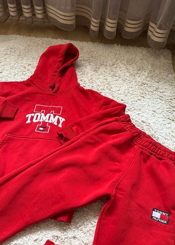 Tommy Kırmızı Kapüşonlu ve Fermuarlı Eşofman Takımı - Görsel 2