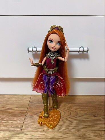 Ever After High Holly Dragon Games
