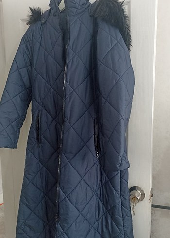 Kürklü Uzun lacivert mont tesettüre uygun - Görsel 3