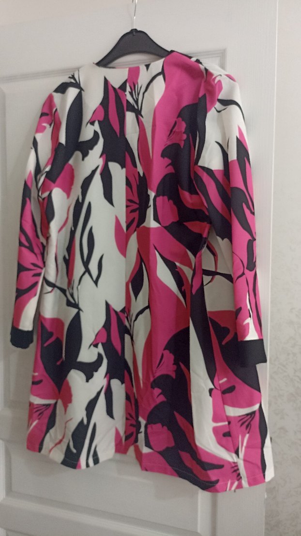 Pembe Desenli Uzun Kadın tesettür takim - Görsel 2