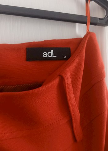 Düğmeli Kırmızı Mini Kalem Etek adil ışık marka - Görsel 3