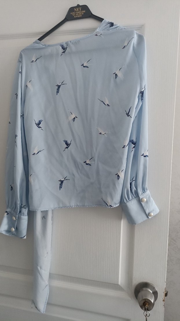 Mavi Drapeli V Yakalı Kadın Bluz saten - Görsel 3