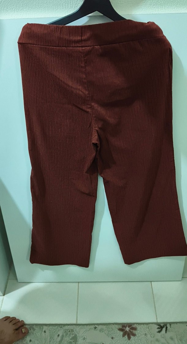 Bordo Kadın Piliseli Midi Kumaş Pantolon - Görsel 2