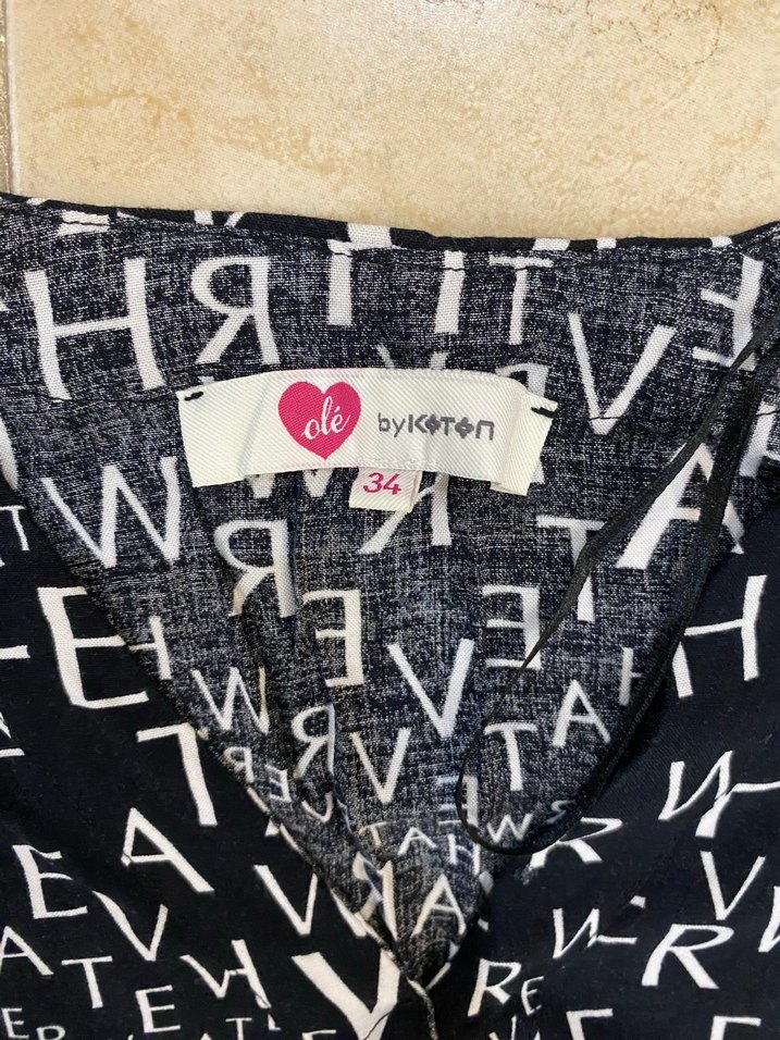 Siyah V Yaka Baskılı crop - Görsel 2