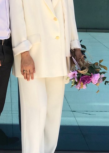 Düğmeli Beyaz Klasik Damat Takımı - Görsel 3