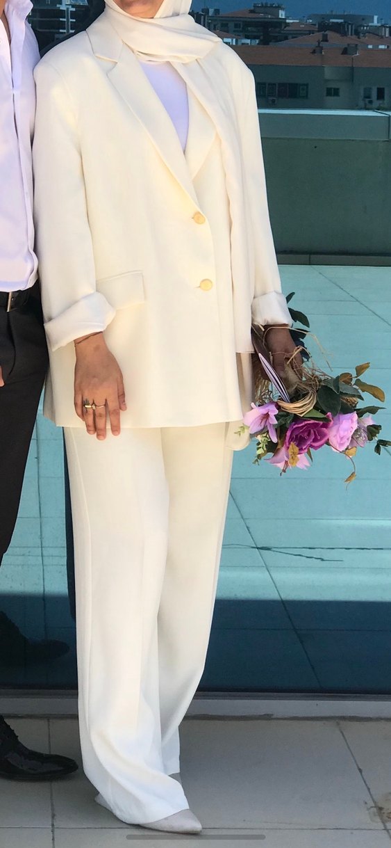 Düğmeli Beyaz Klasik Damat Takımı - Görsel 3