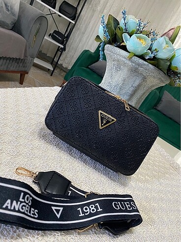 Guess Guess marka baskılı