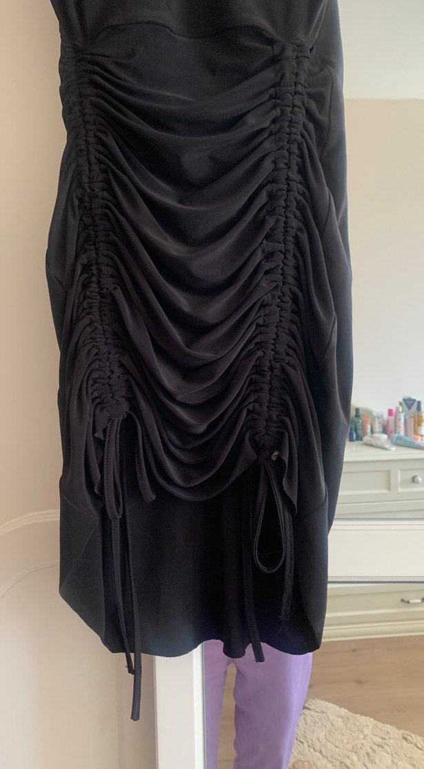 Siyah Drapeli Uzun V Yaka Kadın Elbise - Görsel 4