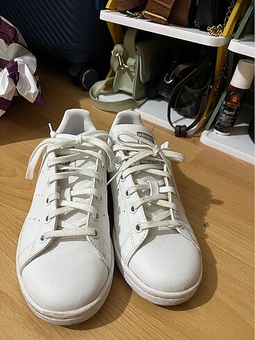 35,5 Beden Adidas spor ayakkabı