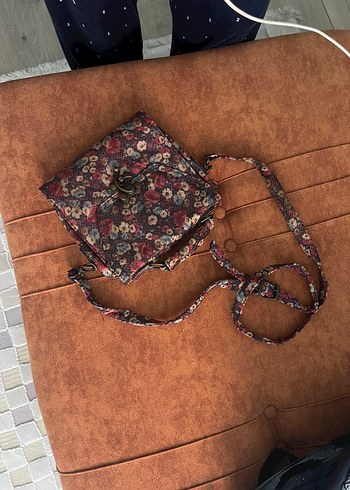 Çiçek Desenli Kemer Tokalı Bohem Kadın Çantası