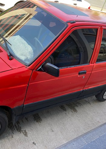 Parlak Kırmızı  Araba - Görsel 4