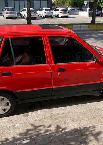 Parlak Kırmızı  Araba - Görsel 3