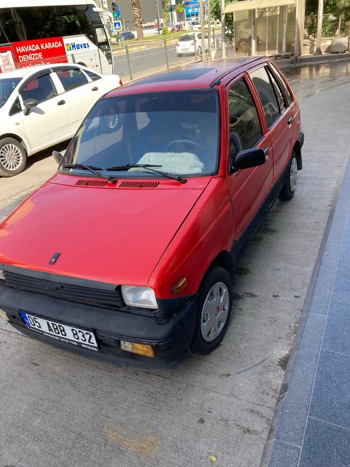 Parlak Kırmızı  Araba - Görsel 5