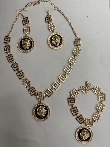 Diğer Versace model küpe bilezik kolye seti