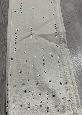 Bershka Beyaz taşlı Kadın Jean - Görsel 2