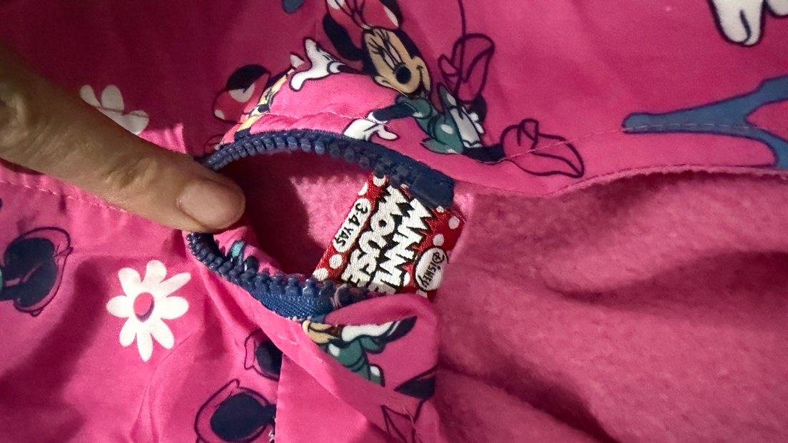 Kız Çocuk Pembe Kapüşonlu Baskılı Yağmurluk - Görsel 2