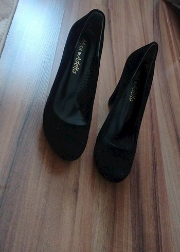 Yves Saint Laurent ürünü