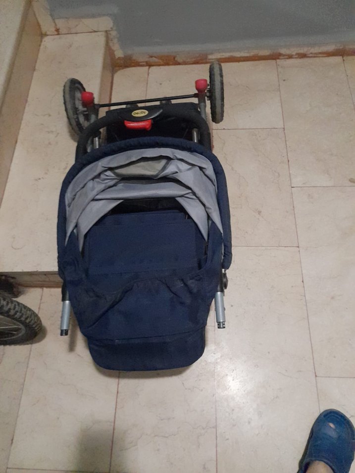 Kırmızı Bebek Arabası - Görsel 5