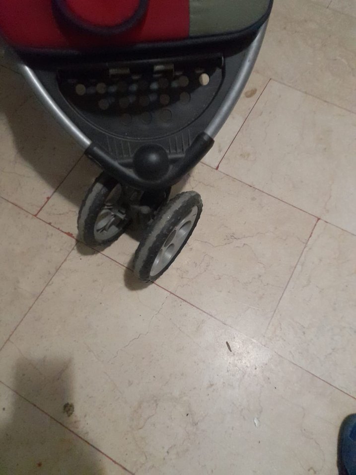 Kırmızı Bebek Arabası - Görsel 4