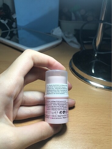 Essence essence göz altı aydınlatıcısı