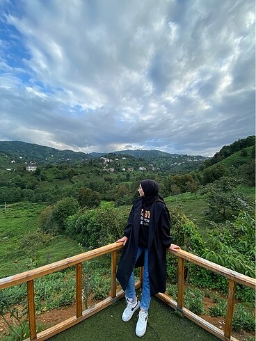 Siyah trenç