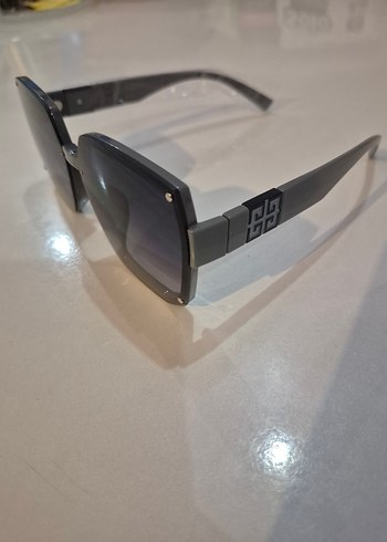 GIVENCHY Kadın Gri Sokak Stili Gözlük