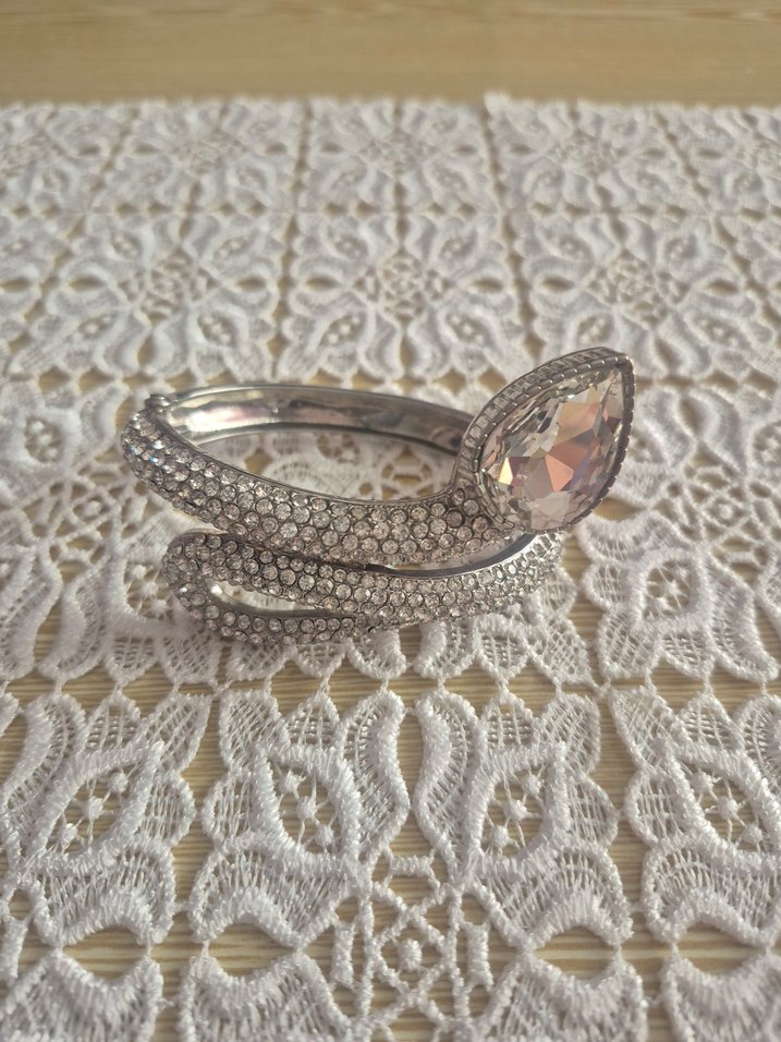 Gri Yılan Desenli Payetli Kadın El Zinciri - Görsel 2