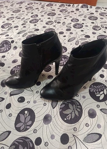 Derimod Siyah Stiletto Topuklu Bot
