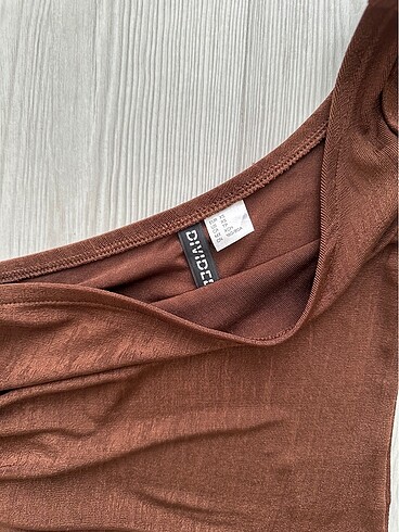 Bershka Tek omuz crop