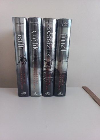 Hush Hush Serisi 4 Kitap Seti
