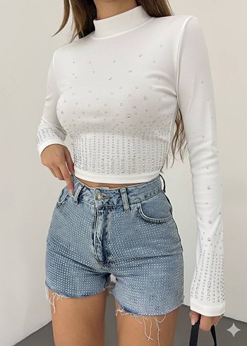 Nakışlı ve Pul İşlemeli Gri Denim Mini Şort - Görsel 2