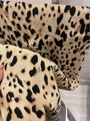s Beden Bershka leopar midi etek