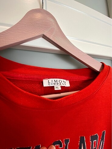 Limon Company Limon company sweat