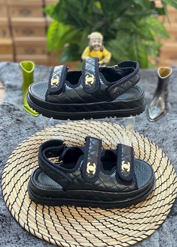 Chanel Siyah Yılan Desenli Dolgu Topuklu Kadın Sandalet