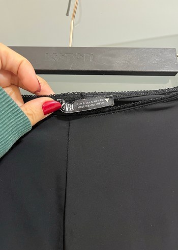 Siyah Kadın Yırtmaçlı İspanyol Paça Pantolon - Görsel 2