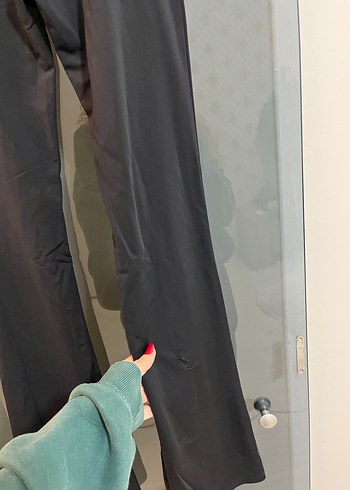 Siyah Kadın Yırtmaçlı İspanyol Paça Pantolon - Görsel 3