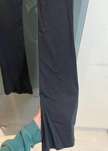 Siyah Kadın Yırtmaçlı İspanyol Paça Pantolon - Görsel 5