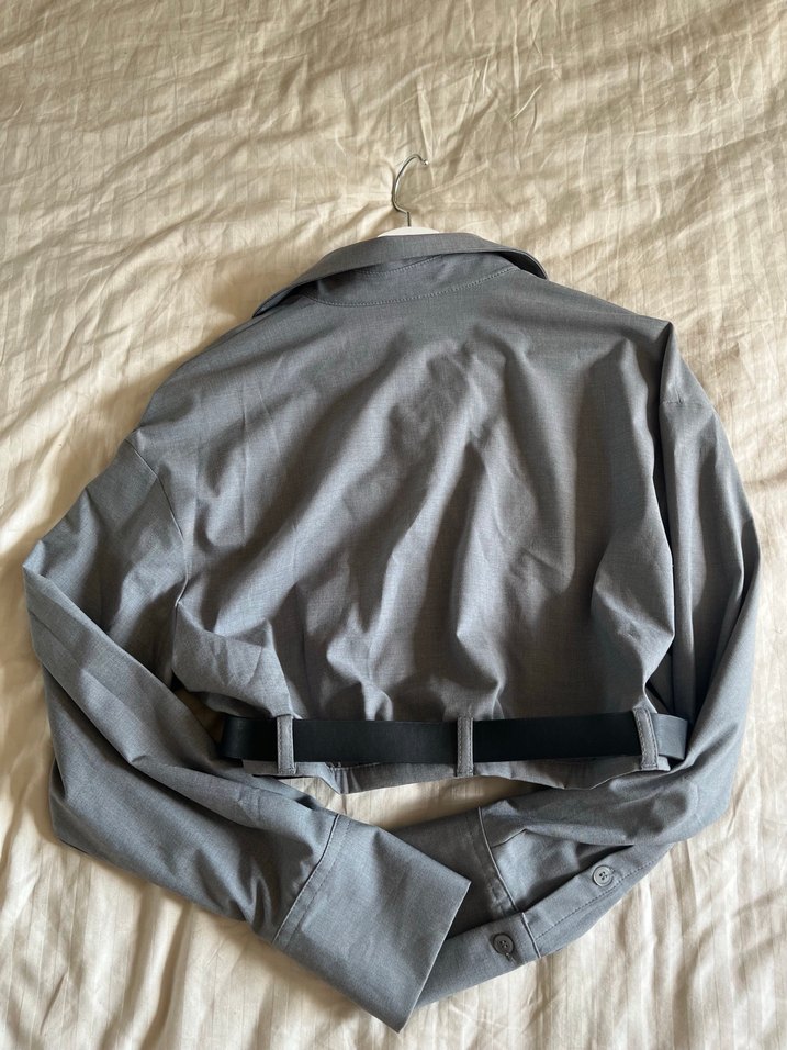 Gri Kemerli Kadın Gömlek - Görsel 4