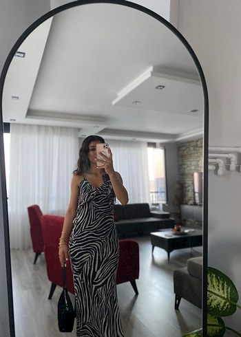 Zebra Desenli Midi V Yaka Drapeli Elbise