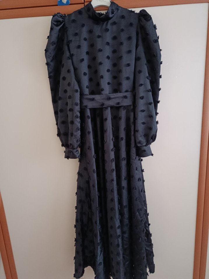 Uzun Kollu Puantiyeli Gri Elbise - Görsel 3