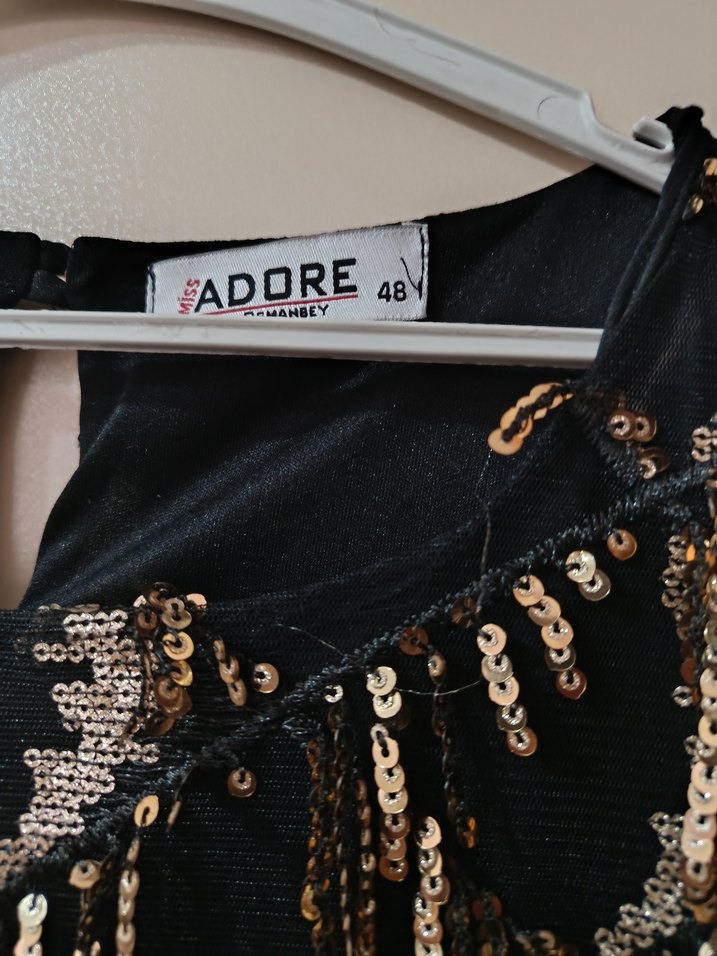 Püsküllü Uzun Kollu Altın Renkli Uzun Elbise - Görsel 3